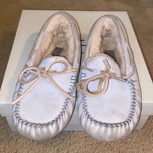 Ugg Dakota moccasins